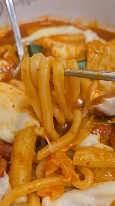 엽기떡볶이 우동사리