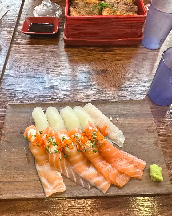 진주 료시의 연어 초밥