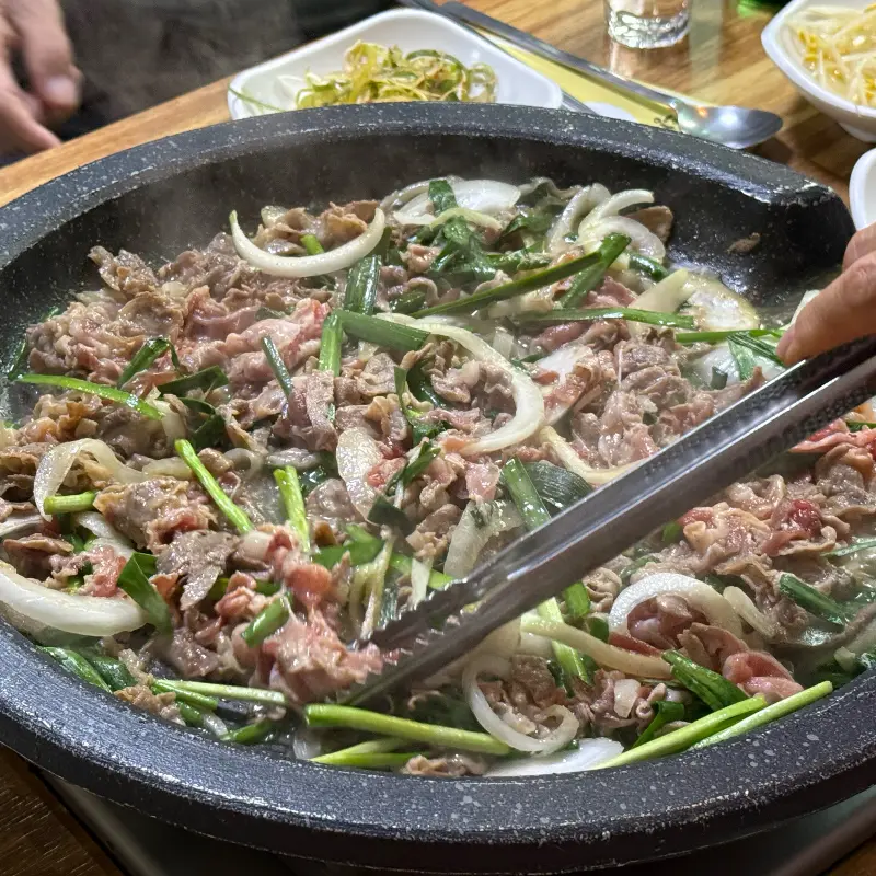 오리불고기 조리 장면