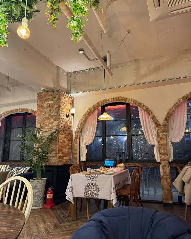 앨빈쿠치나의 넓고 아늑한 인테리어