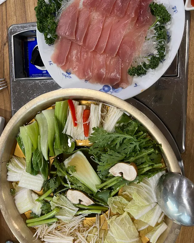 담백하고 시원한 꿩 샤브샤브