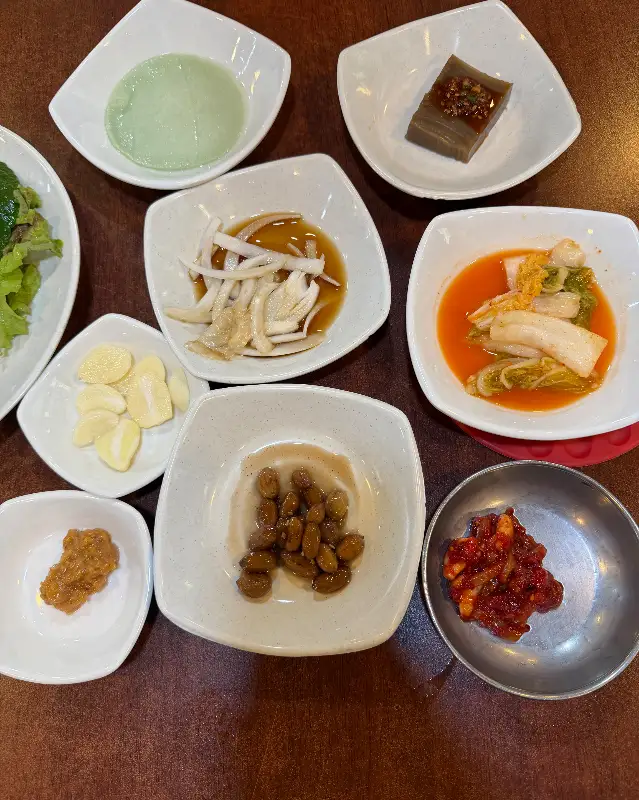 식당 내부의 정겨운 분위기