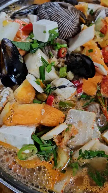 해산물이 듬뿍 들어간 해물된장찌개