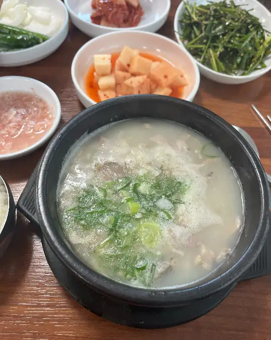 다양한 반찬 구성