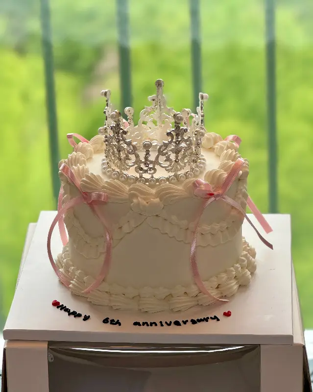 핑크색 하트 리본 케이크