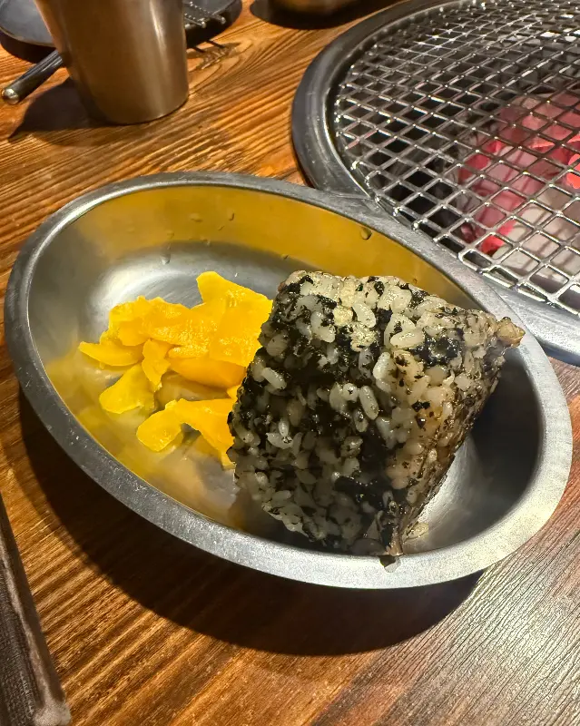 겉바속촉 오니기리