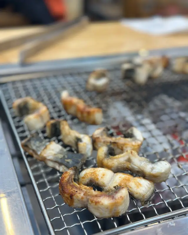 노릇하게 구워진 장어