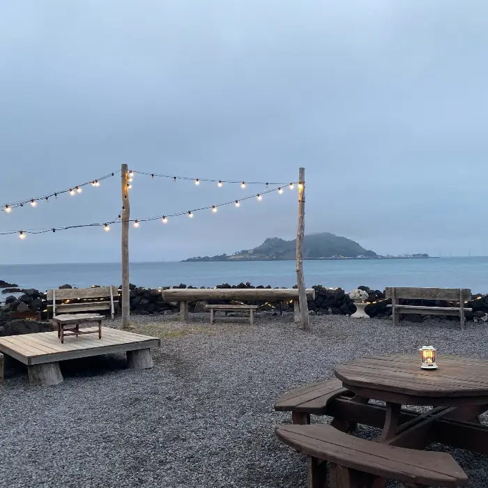 금능반지하의 야외 공간