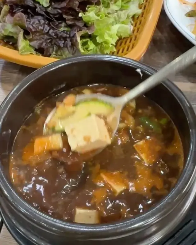 깊은 맛이 느껴지는 된장찌개