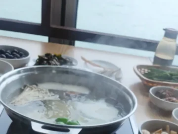 뱃길 따라 즐기는 특별한 여수 경도 하모 맛집 기행