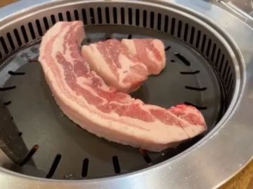 육즙 가득 삼겹살, 창원 상남동 맛집 “맛찬들 왕소금구이”에서 경험하는 미식의 향연