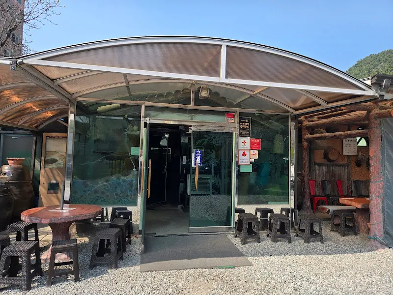 흥동수제비 입구