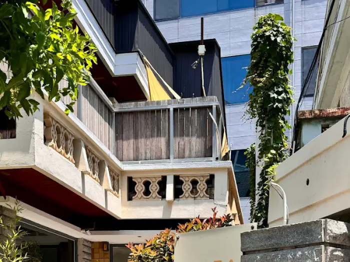 라라 브레드 앤 커피 건물 외관