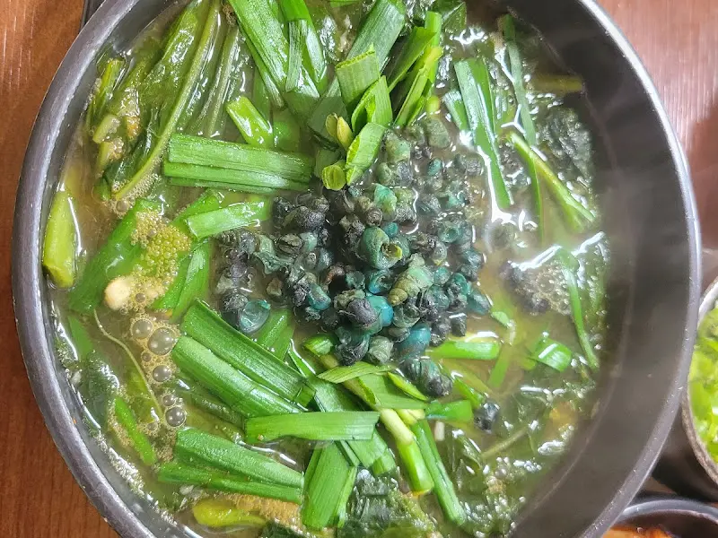 푸짐한 올갱이국 특