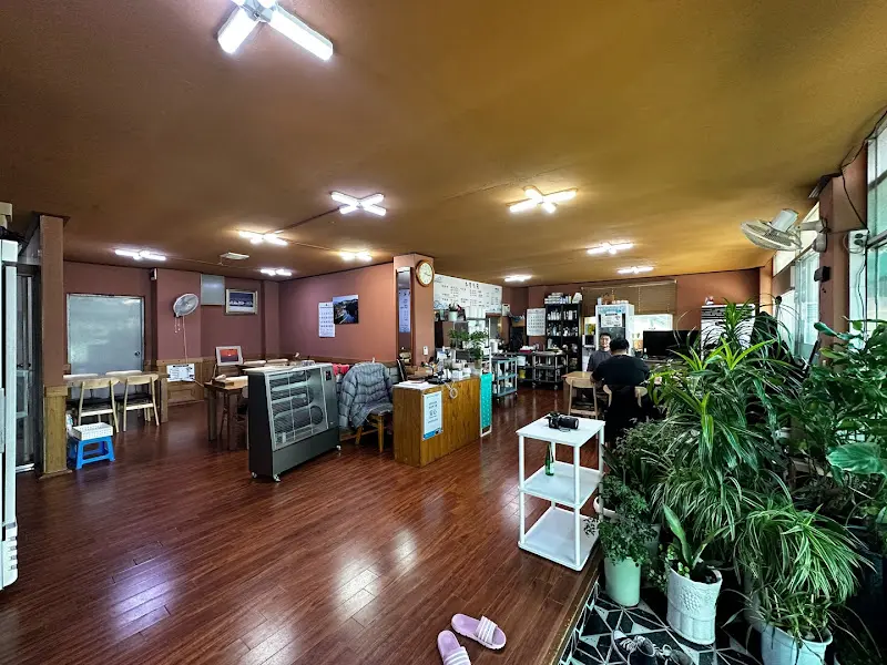 넓고 깔끔한 내부