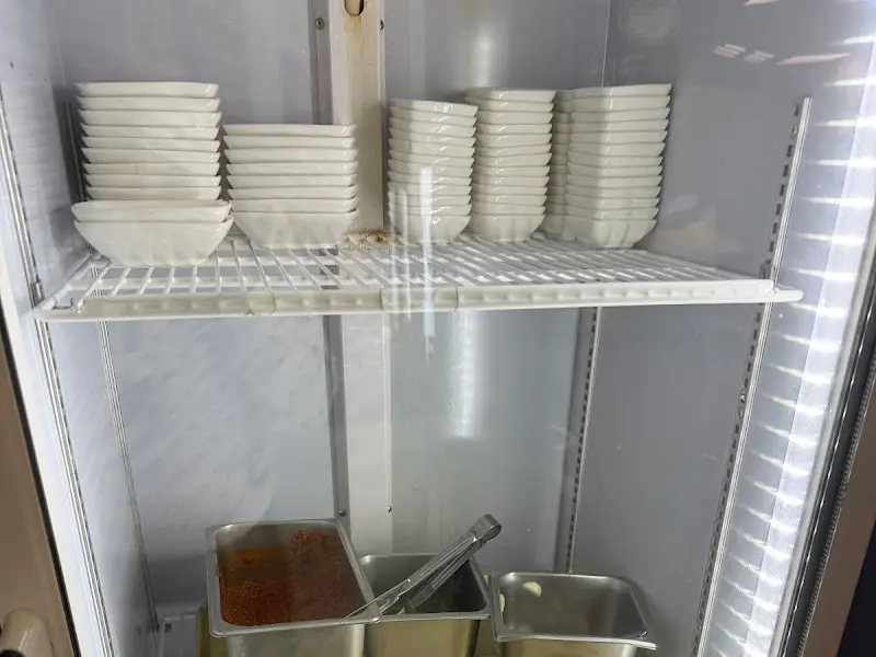 깔끔하게 정돈된 식기류