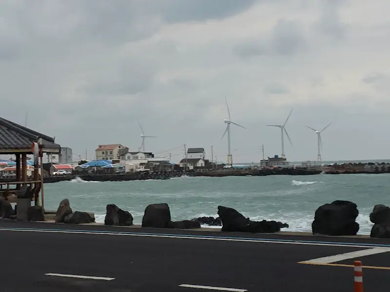 미친흑돈에서 바라본 바다 풍경