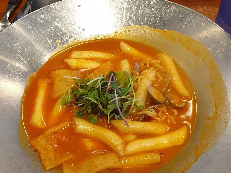 매콤달콤한 바지락 떡볶이