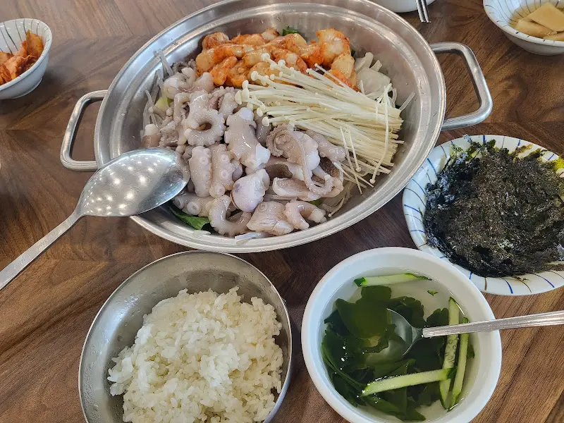 밥과 함께 즐기는 낙곱새