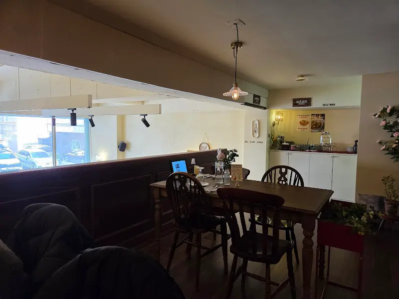 아늑하고 편안한 분위기의 1층 내부