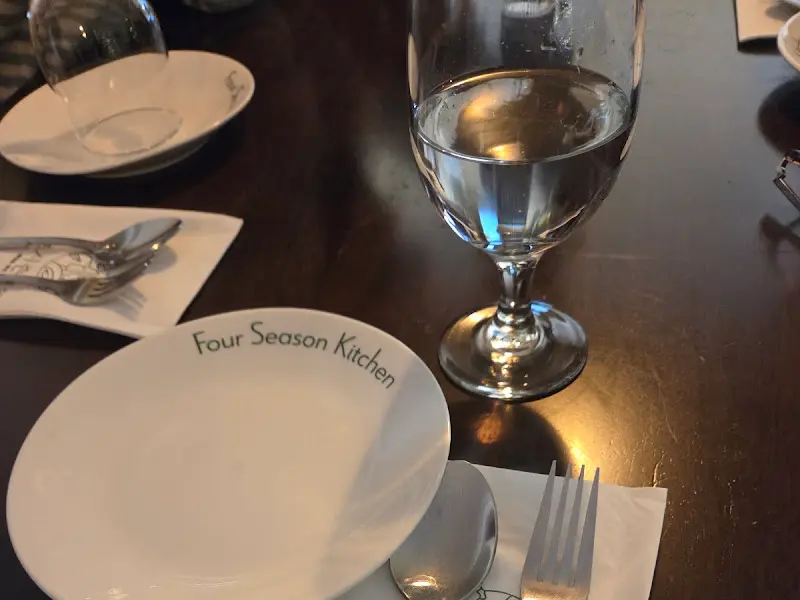 Four Season Kitchen 테이블 세팅