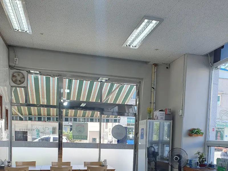 동강일품국수 내부