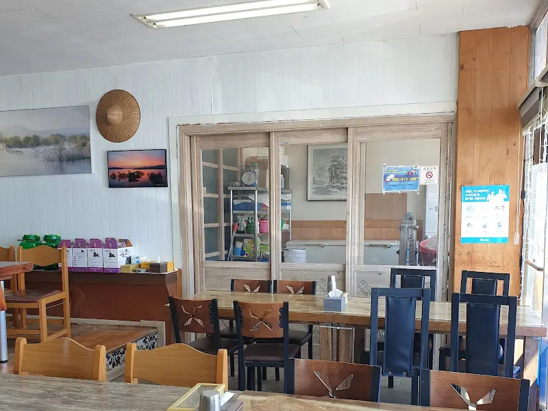 정갈한 식당 내부