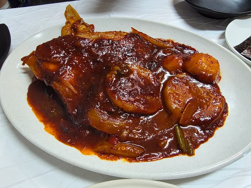 양념이 푹 배인 가오리찜