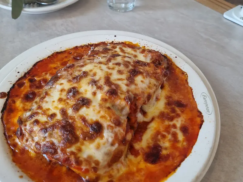 치즈가 듬뿍 올려진 라자냐