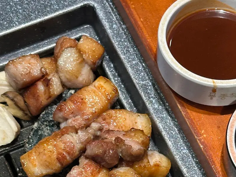 노릇하게 구워진 삼겹살