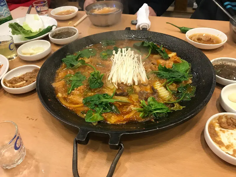 푸짐한 곱창전골