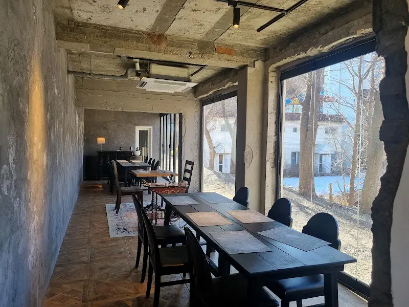 피그미엘 내부 테이블 좌석