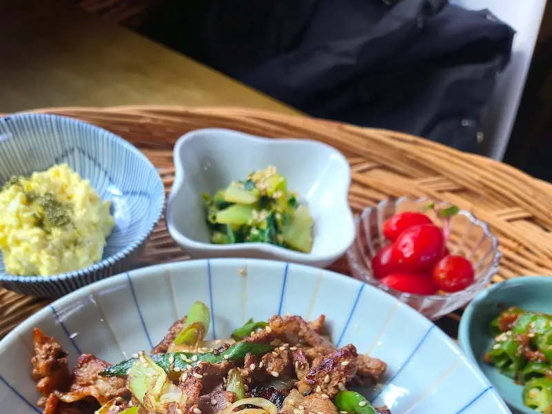 채반 한상차림 근접샷