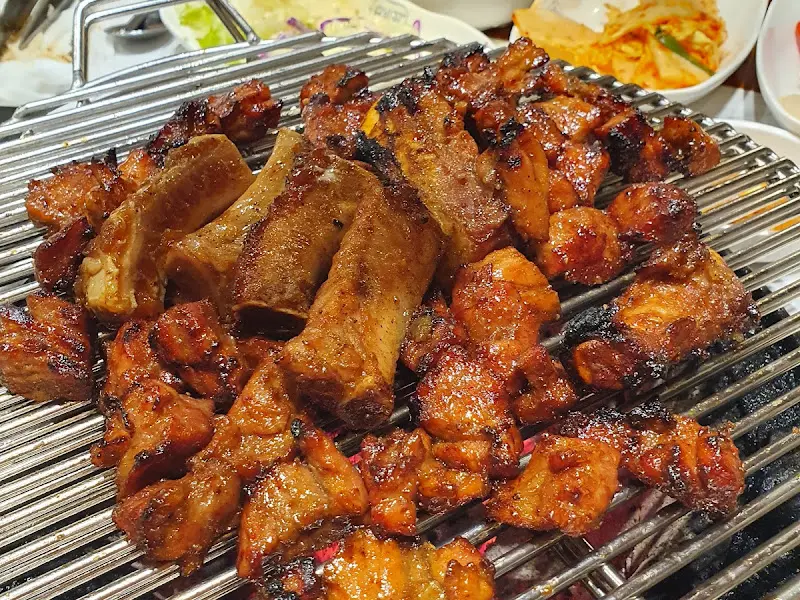 잘 구워진 돼지갈비