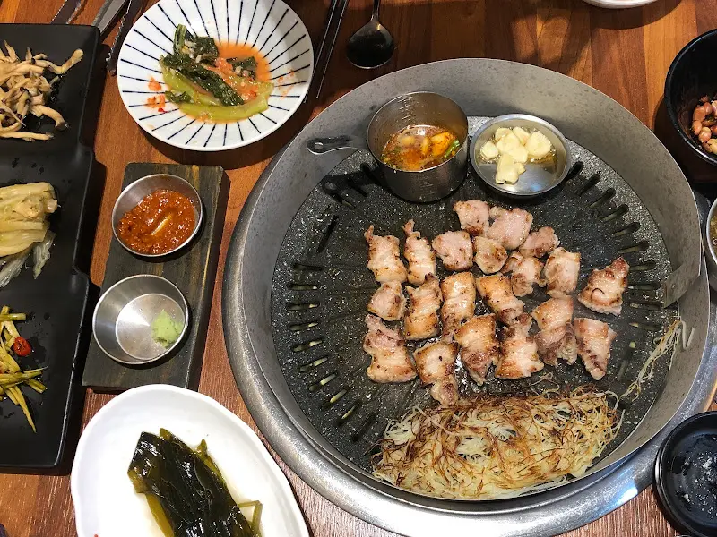 다담시리 불판 위의 고기