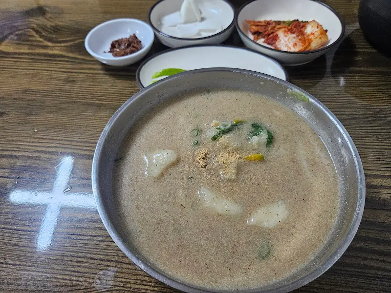 옹심이와 밑반찬