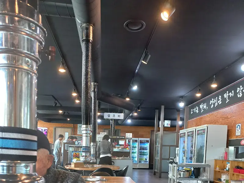 식당 내부 셀프바 모습