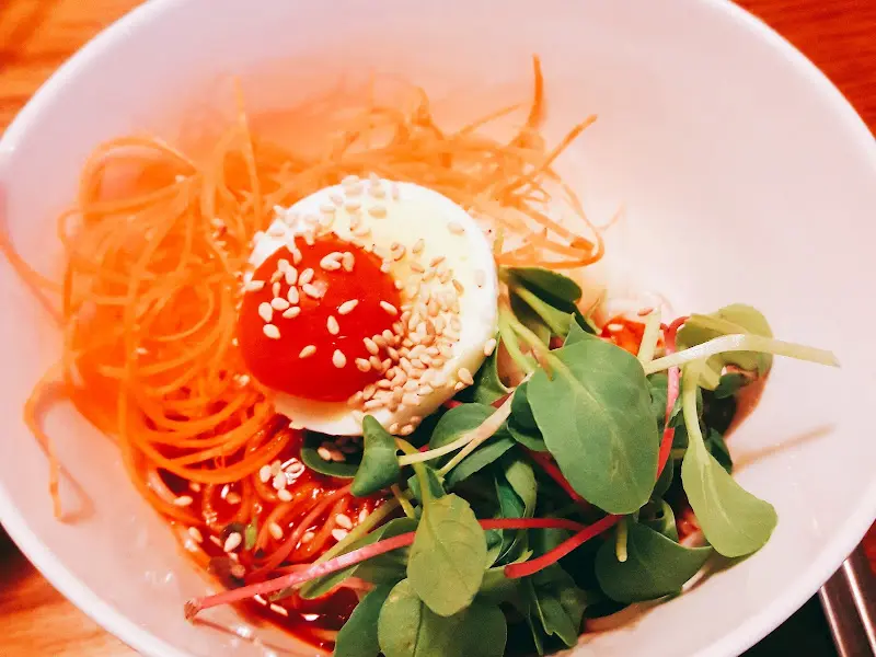 매콤한 비빔국수