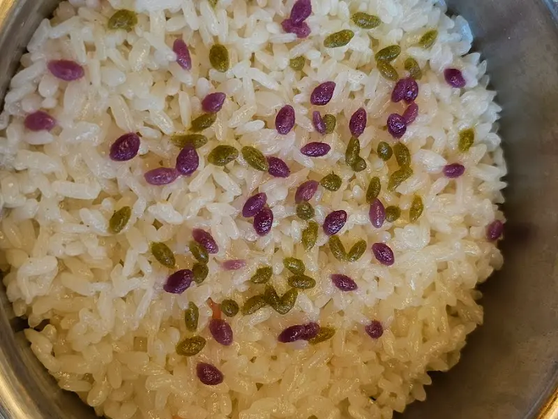 윤기가 흐르는 솥밥