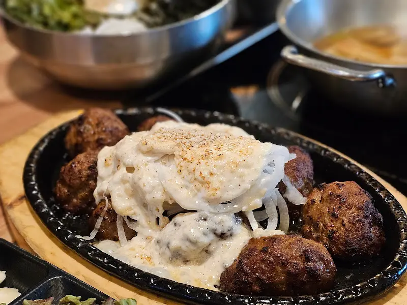 마늘 석갈비와 쌈 채소