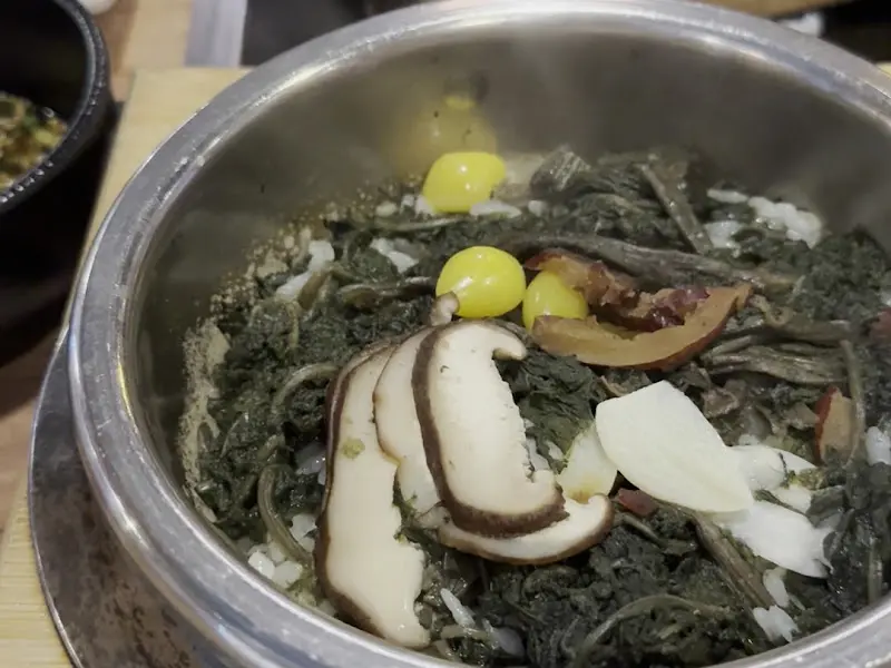 돌판 위의 마늘 석갈비