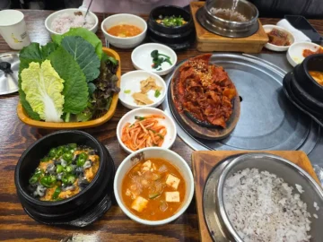 목천에서 맛보는 쌈의 향연, 가성비 끝판왕 천안 맛집 정가네우렁쌈밥!