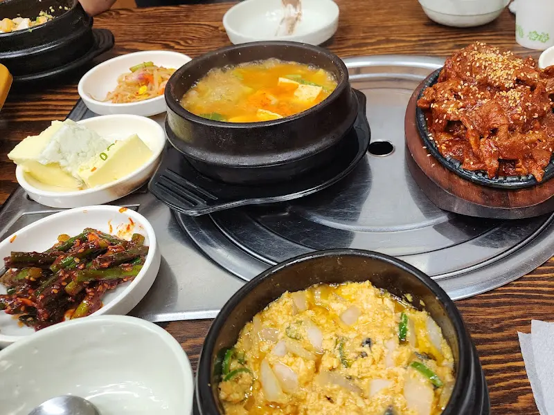 신선한 쌈 채소 한가득