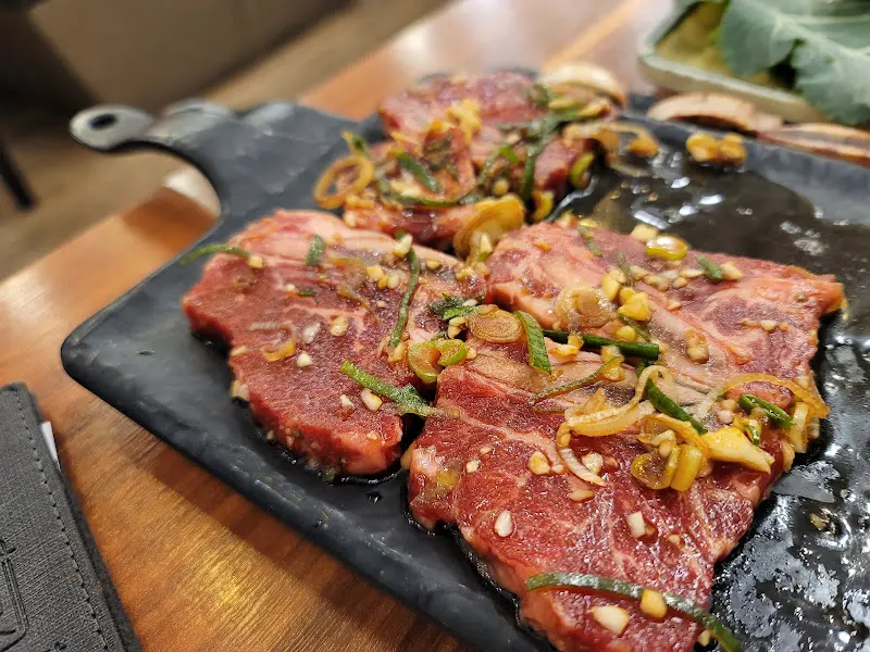 보기만 해도 침샘 자극하는 양념갈비