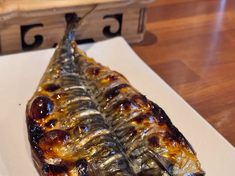 고등어 구이: 노릇노릇 구워진 고등어 구이