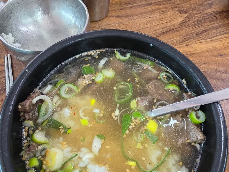 나주곰탕하영집 곰탕의 깊고 진한 국물