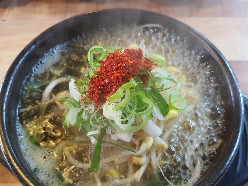 뜨거운 콩나물해장국