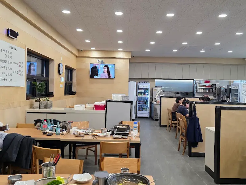 강촌설렁탕 내부