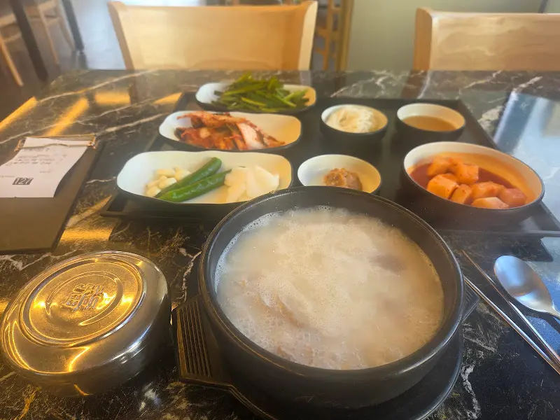 깔끔한 테이블 세팅