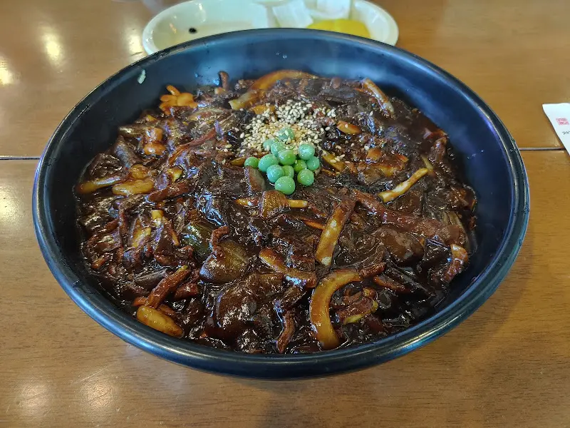 쟁반 짜장 근접샷